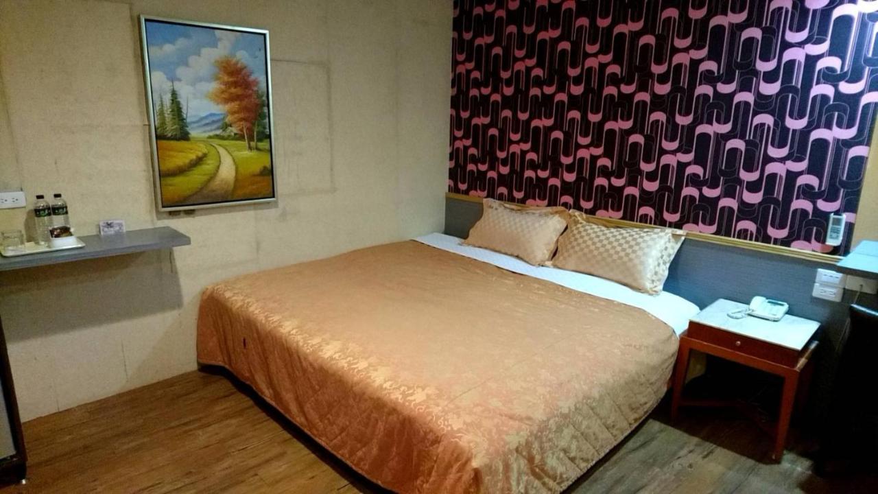 Bin Cheng Hotel Yilan Exterior photo